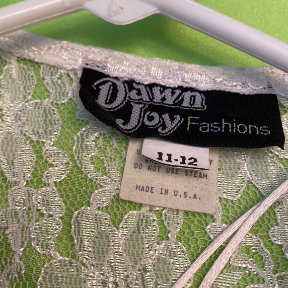 White short dress - Picture 2 of 3